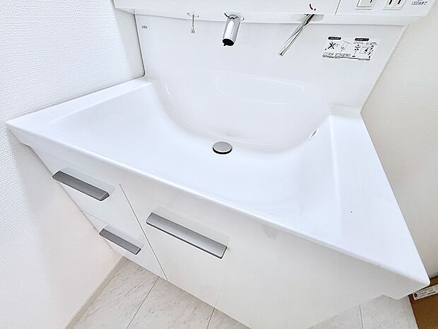 ■手洗いや顔を洗う時も快適に使える便利なシャワー