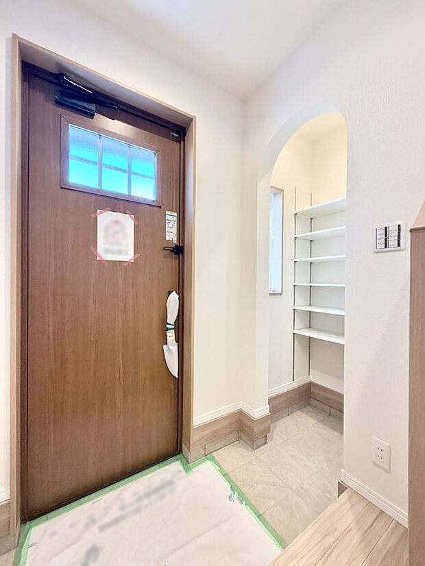 ■広々、綺麗な玄関でお客様をお出迎え！