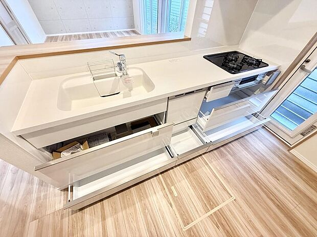 ■収納力豊富なシステムキッチンです！