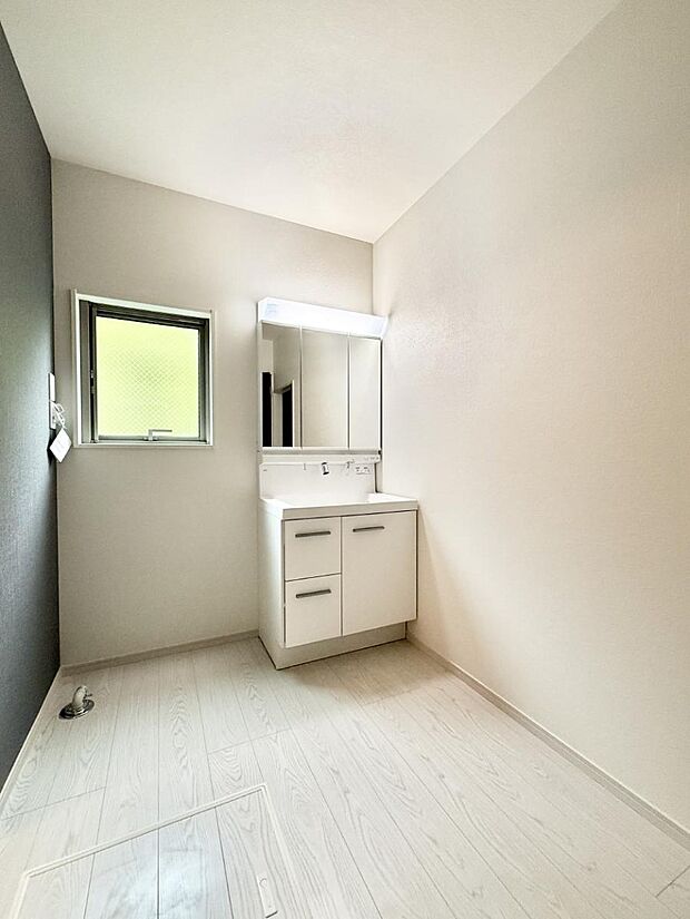 ■明るい洗面所は毎朝の歯磨きも楽しくできちゃいそうです♪