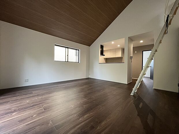 ■くつろぎと笑顔が集まる、心温まるリビング