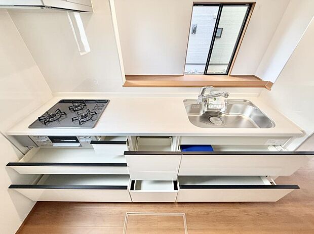 ■家族の絆を深める、温もりのあるキッチン