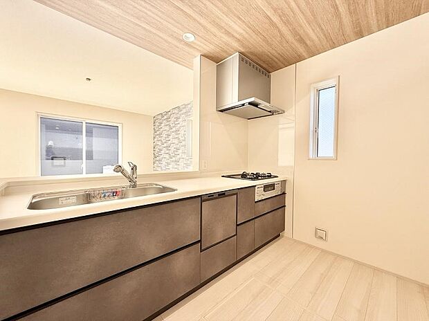 ■家族の絆を深める、温もりのあるキッチン