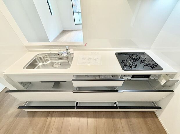 ■シンプルで機能的、毎日使いやすいキッチン