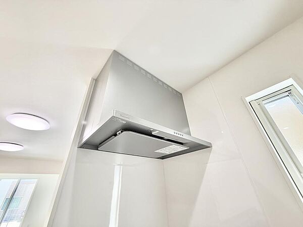 ■調理時の蒸気や匂いが換気扇に誘導され、効率的に排煙ができます。