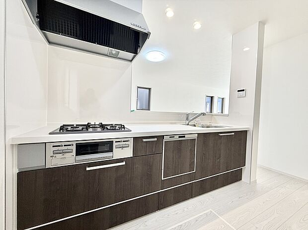 ■シンプルで機能的、毎日使いやすいキッチン