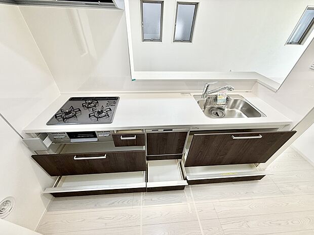 ■家族の絆を深める、温もりのあるキッチン