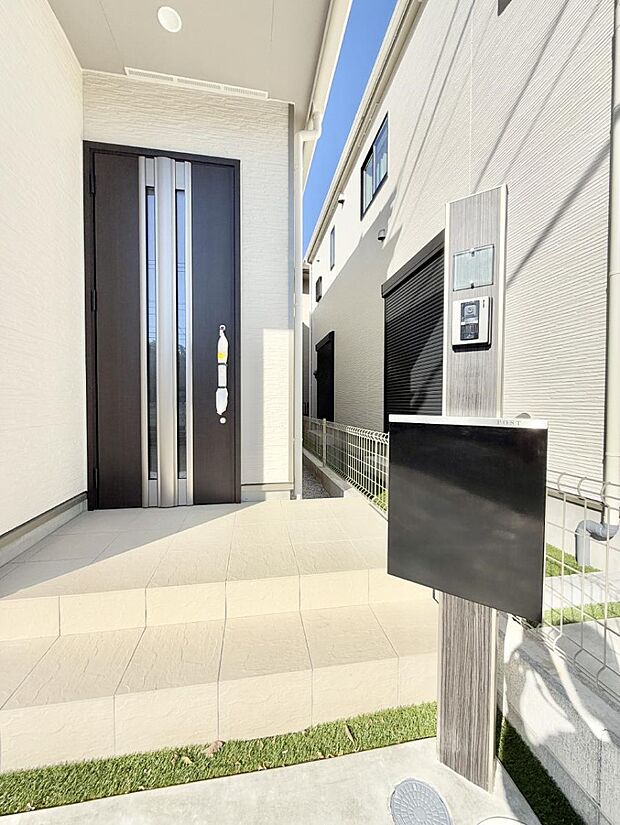 ■ 心地よい暮らしへとつながる、温かい玄関