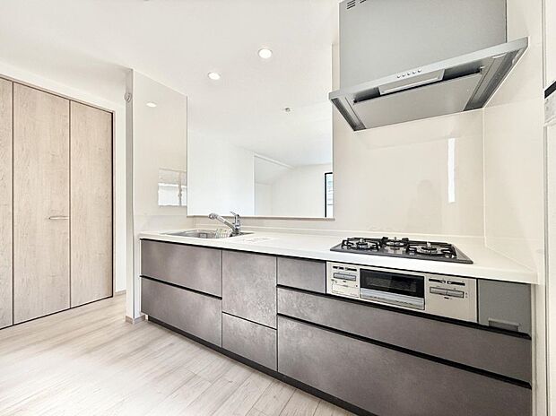 ■会話が深まる対面キッチン！家族との会話がはずみます！  