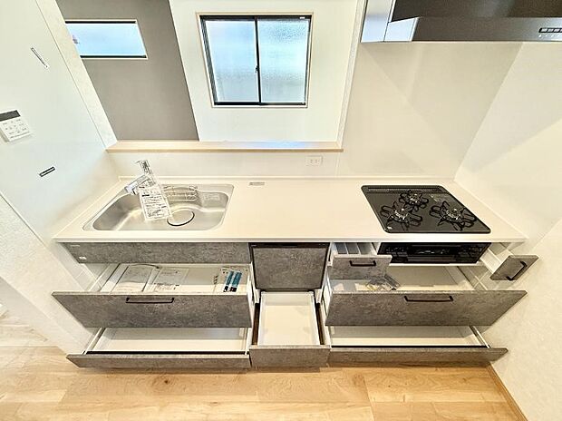 ■収納力豊富なシステムキッチンです!