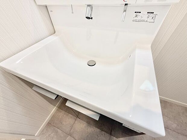 ■手洗いや顔を洗う時も快適に使える便利なシャワー