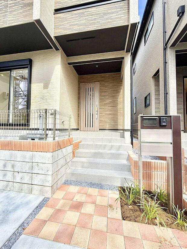 ■ 心地よい暮らしへとつながる、温かい玄関