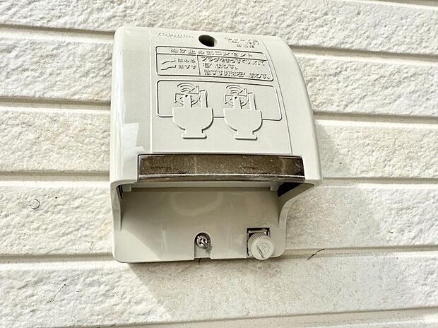 ■屋外に電源コンセントがあれば、高圧洗浄機で窓や外壁を掃除するなど便利です。