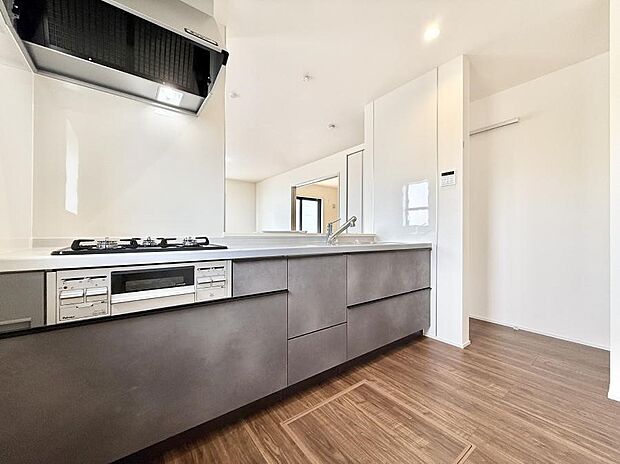 ■シンプルで機能的、毎日使いやすいキッチン