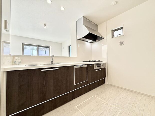 ■シンプルで機能的、毎日使いやすいキッチン