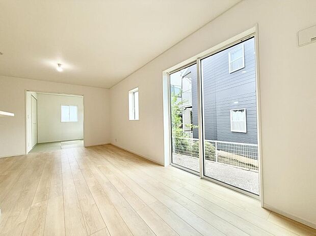 ■くつろぎと笑顔が集まる、心温まるリビング