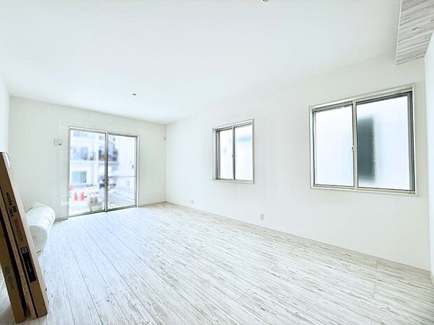 ■家具を置いてもゆったり過ごせる広さのリビング  