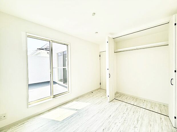 ■大きな収納で荷物がスッキリ片付きます  