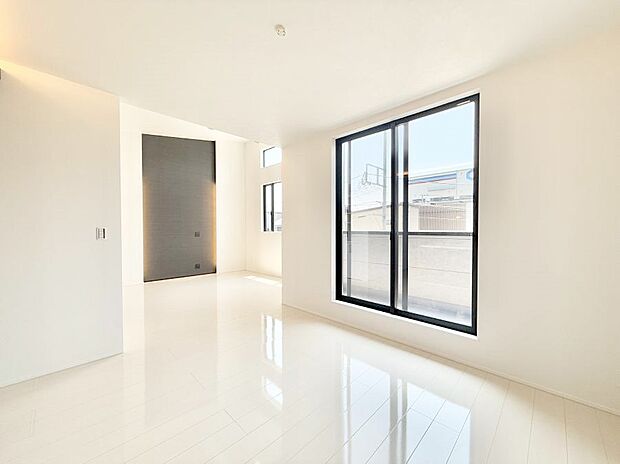 家具を置いてもゆったり過ごせる広さのリビング