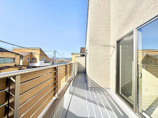 ■ 季節の移ろいを感じられる開放的な空間です