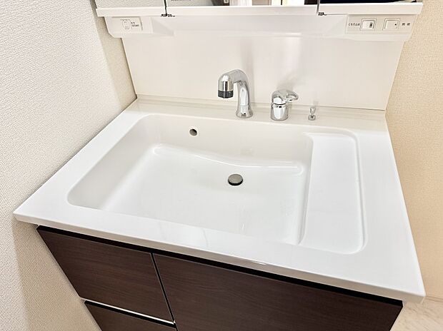 ■手洗いや顔を洗う時も快適に使える便利なシャワー