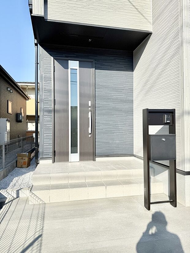 ■ 心地よい暮らしへとつながる、温かい玄関