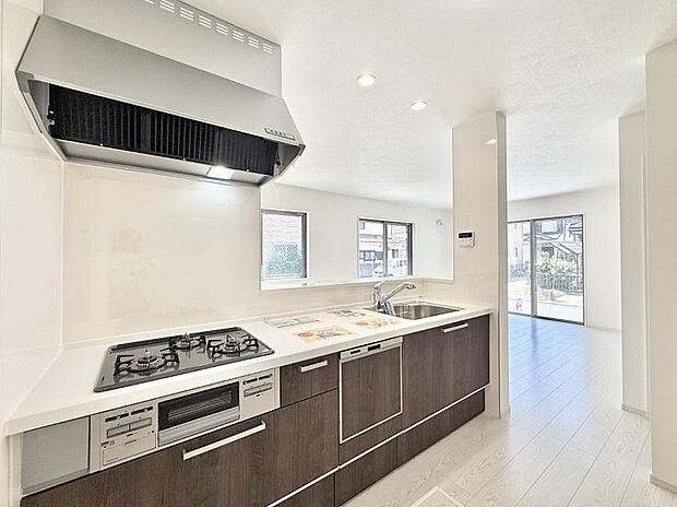 ■シンプルで機能的、毎日使いやすいキッチン