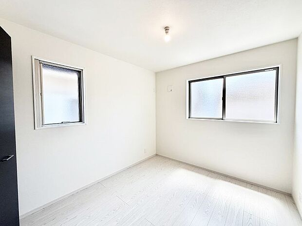 ■落ち着いた色合いのお部屋で穏やかな時間を楽しめます