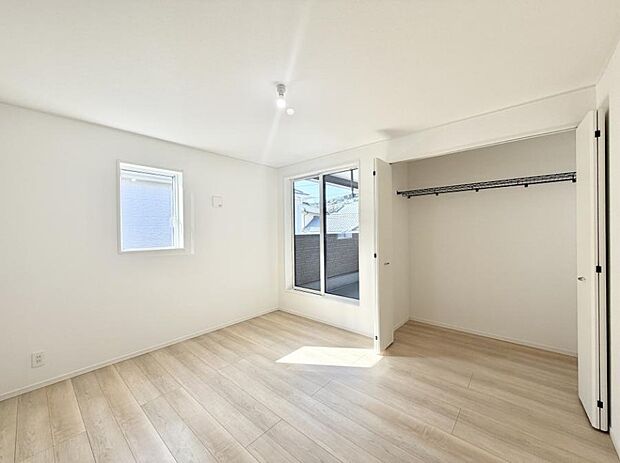 ■陽射しが差し込む暖かいお部屋