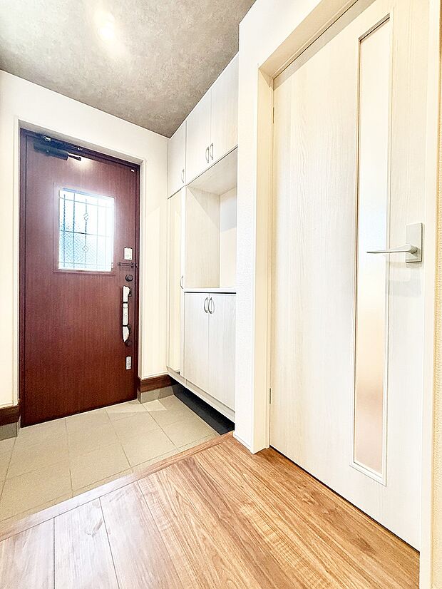 窮屈さを感じさせない広々玄関！  