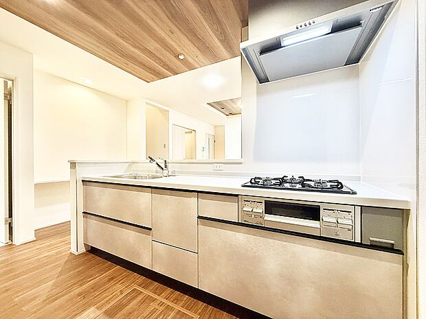 オシャレで開放感のあるキッチンはお料理が楽しくなります  