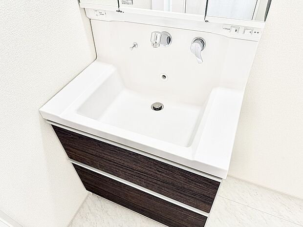 お洒落で清潔感のある洗面所です！  