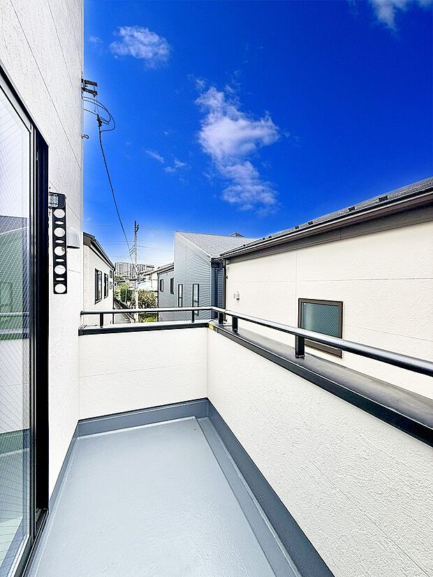 お洗濯物がよく乾く陽当たり良好のバルコニーです!