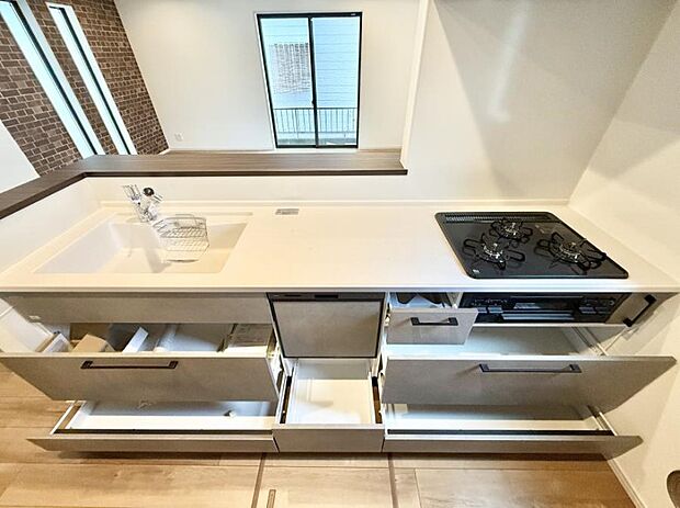 ■収納力豊富なシステムキッチンです！