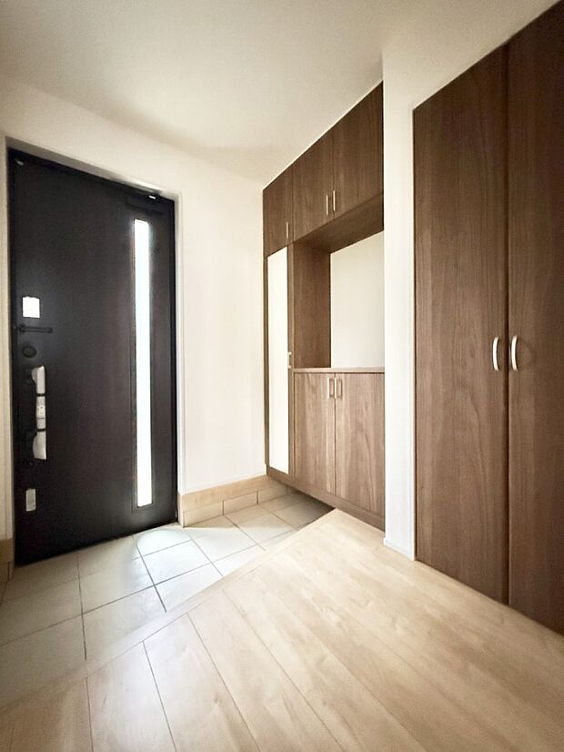 ■広々、綺麗な玄関でお客様をお出迎え！