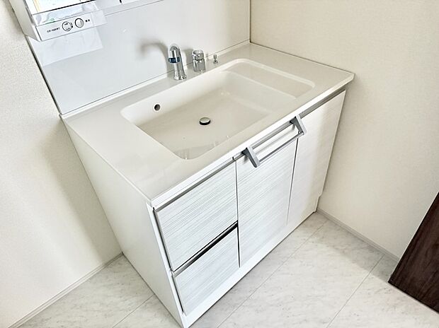 ■手洗いや顔を洗う時も快適に使える便利なシャワー