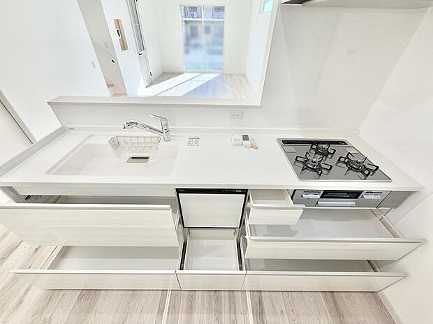 ■収納力豊富なシステムキッチンです!