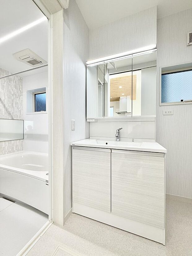 ■リネン庫つき!タオルや下着などをたくさん収納できて洗面所もすっきり!