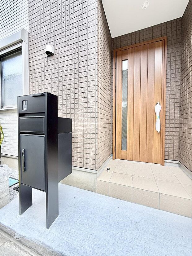 ■ 心地よい暮らしへとつながる、温かい玄関