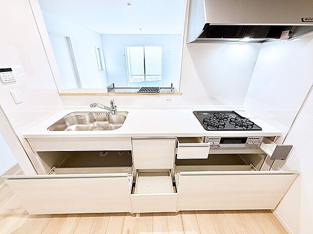 ■シンプルで機能的、毎日使いやすいキッチン