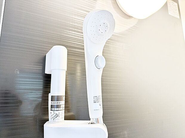 ■手元で簡単に止水できるため、水の無駄遣いを減らすことができます。  