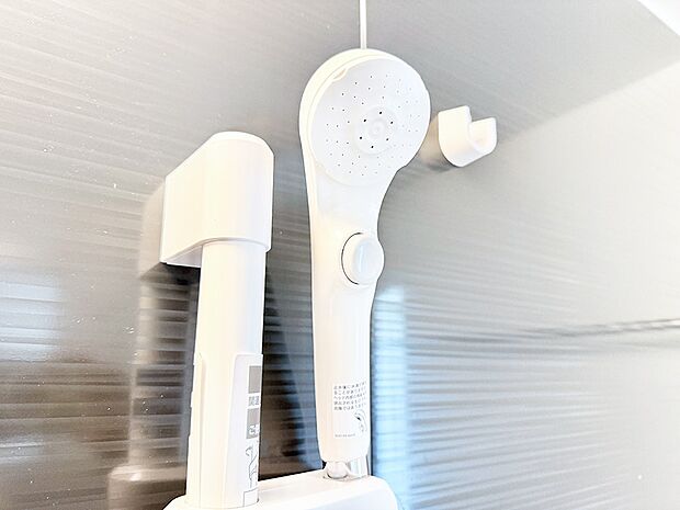 ■手元で簡単に止水できるため、水の無駄遣いを減らすことができます。  