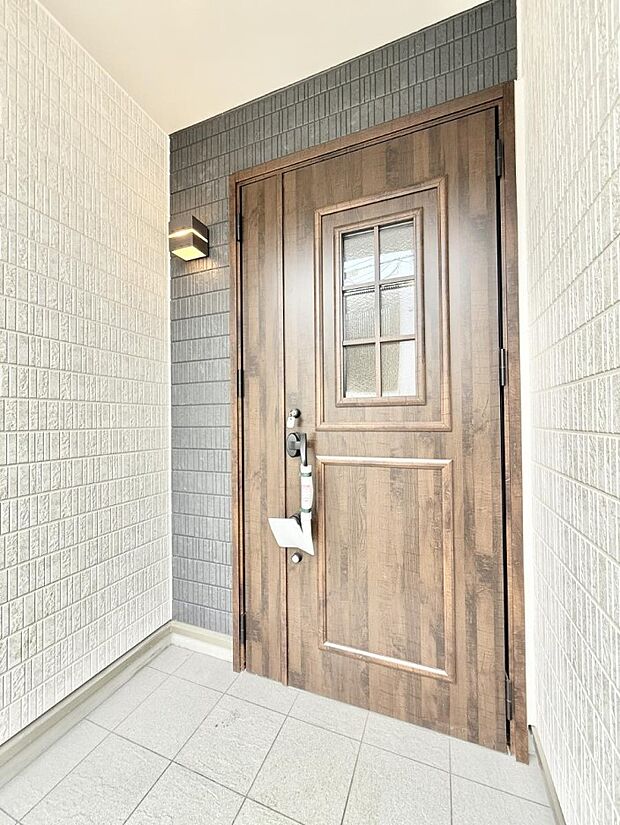 ■ シンプルで美しく、住まいの第一印象を彩る玄関です