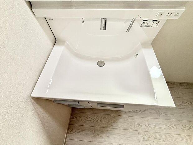 ■手洗いや顔を洗う時も快適に使える便利なシャワー