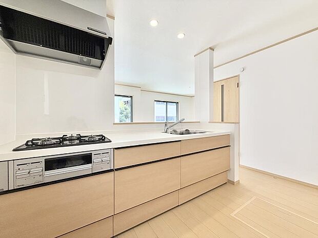 ■シンプルで機能的、毎日使いやすいキッチン