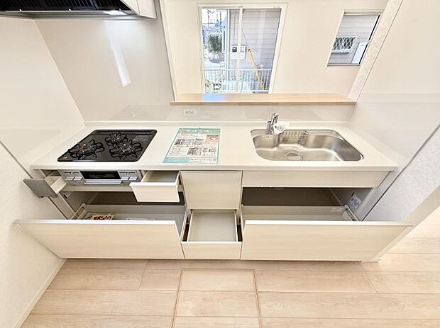 ■家族の絆を深める、温もりのあるキッチン