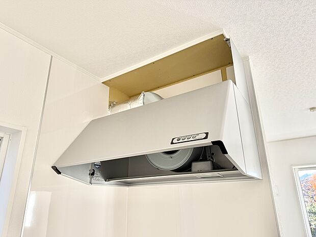 ■調理時の蒸気や匂いが換気扇に誘導され、効率的に排煙ができます。