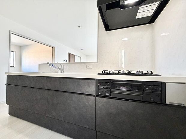 ■シンプルで機能的、毎日使いやすいキッチン