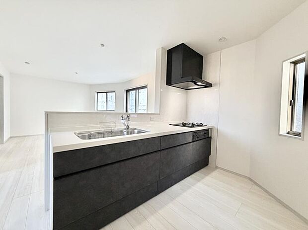 ■会話が深まる対面キッチン!家族との会話がはずみます!