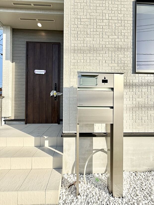 ■ 心地よい暮らしへとつながる、温かい玄関